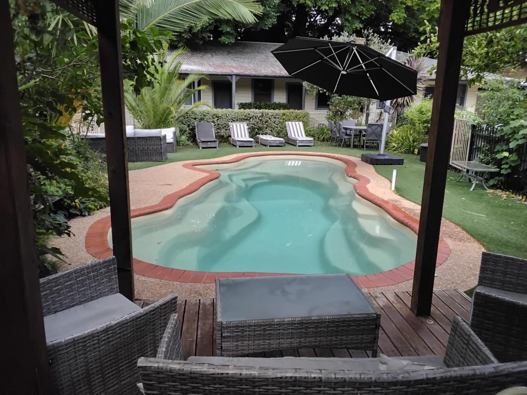 Coach House Inn Bright Ngoại thất bức ảnh