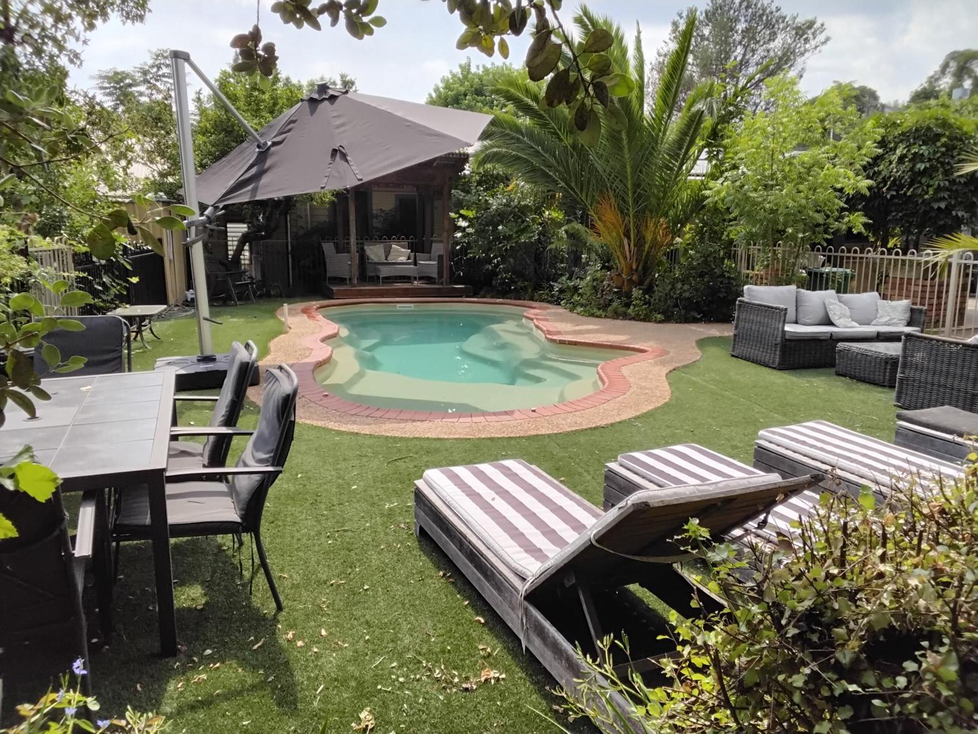 Coach House Inn Bright Ngoại thất bức ảnh