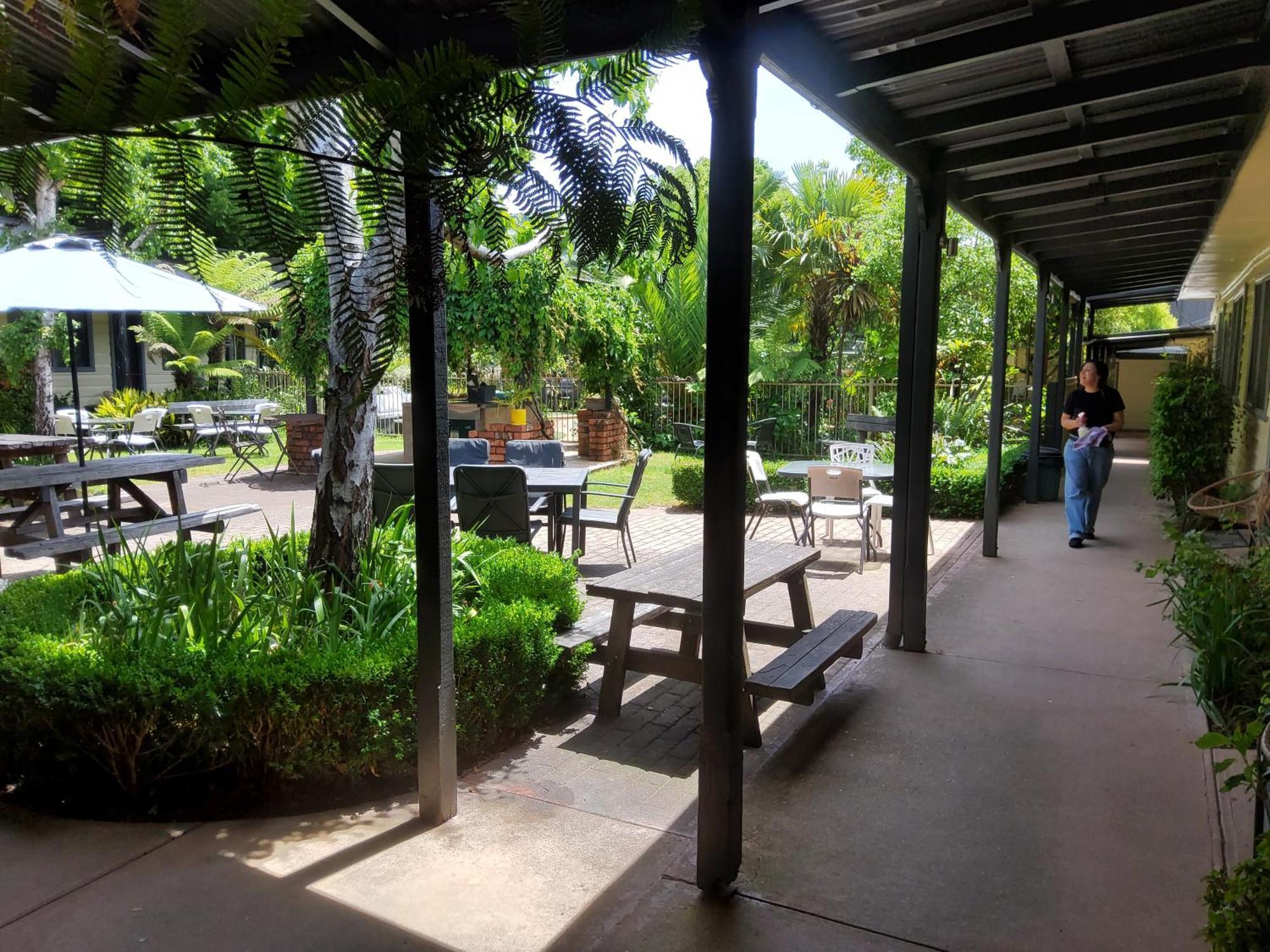 Coach House Inn Bright Ngoại thất bức ảnh
