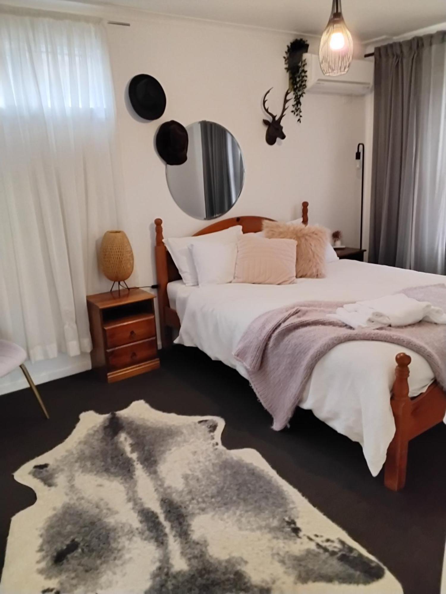 Coach House Inn Bright Phòng bức ảnh