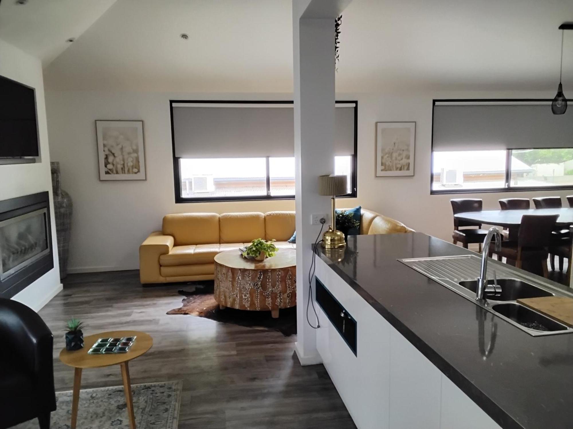 Coach House Inn Bright Phòng bức ảnh