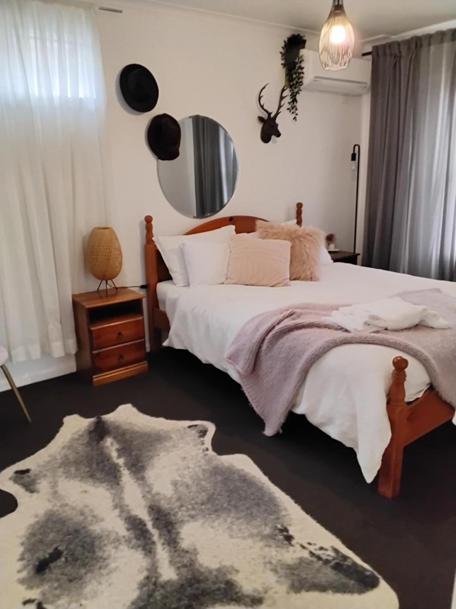 Coach House Inn Bright Phòng bức ảnh
