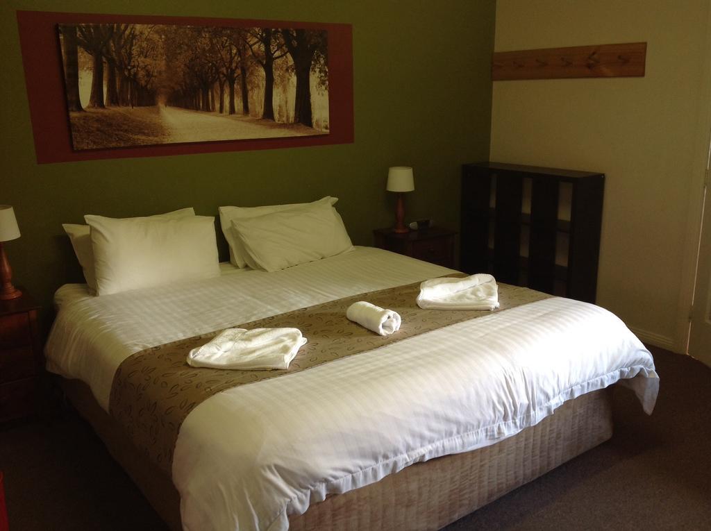 Coach House Inn Bright Ngoại thất bức ảnh